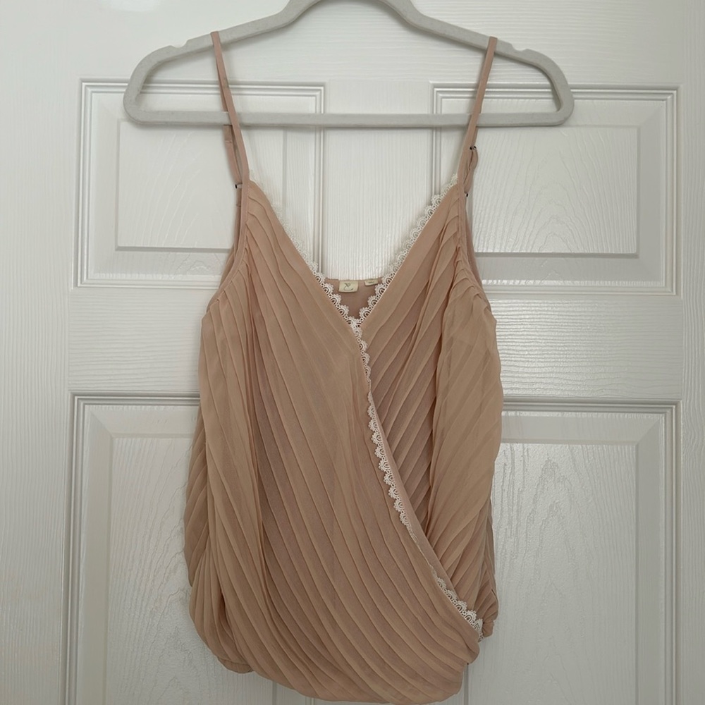 Blush pink tank with white trim